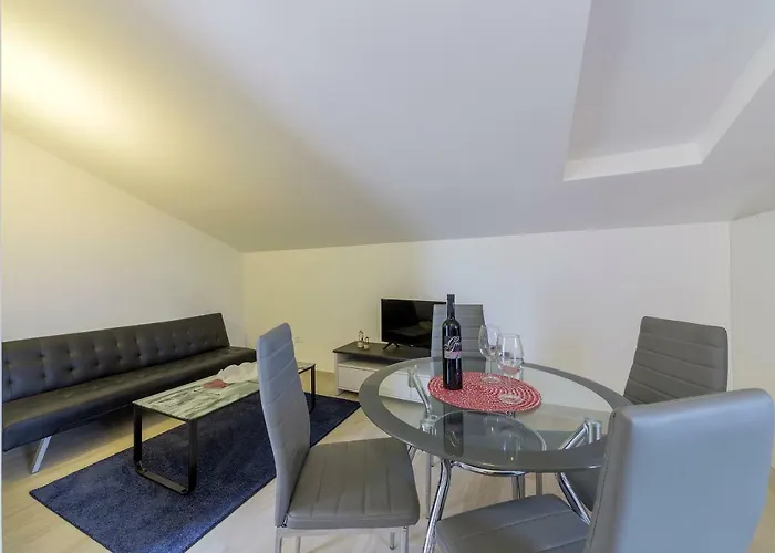 아파트 Suzi 풀라